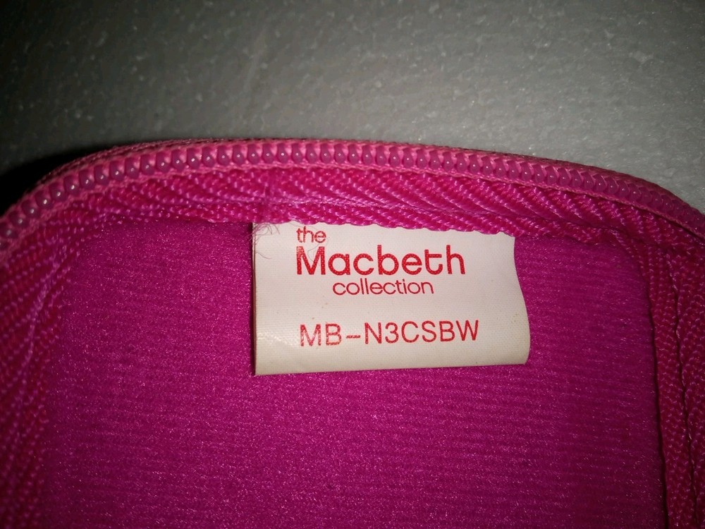 macbeth collection DS Carrying Case Pre Owned