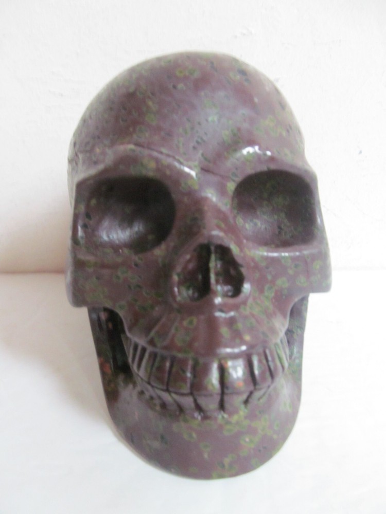 Stone carved skull C