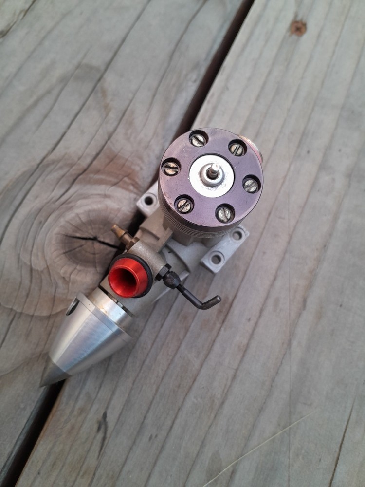 un used 2.5cc Airplane Model CL Engine Soviet good compression
