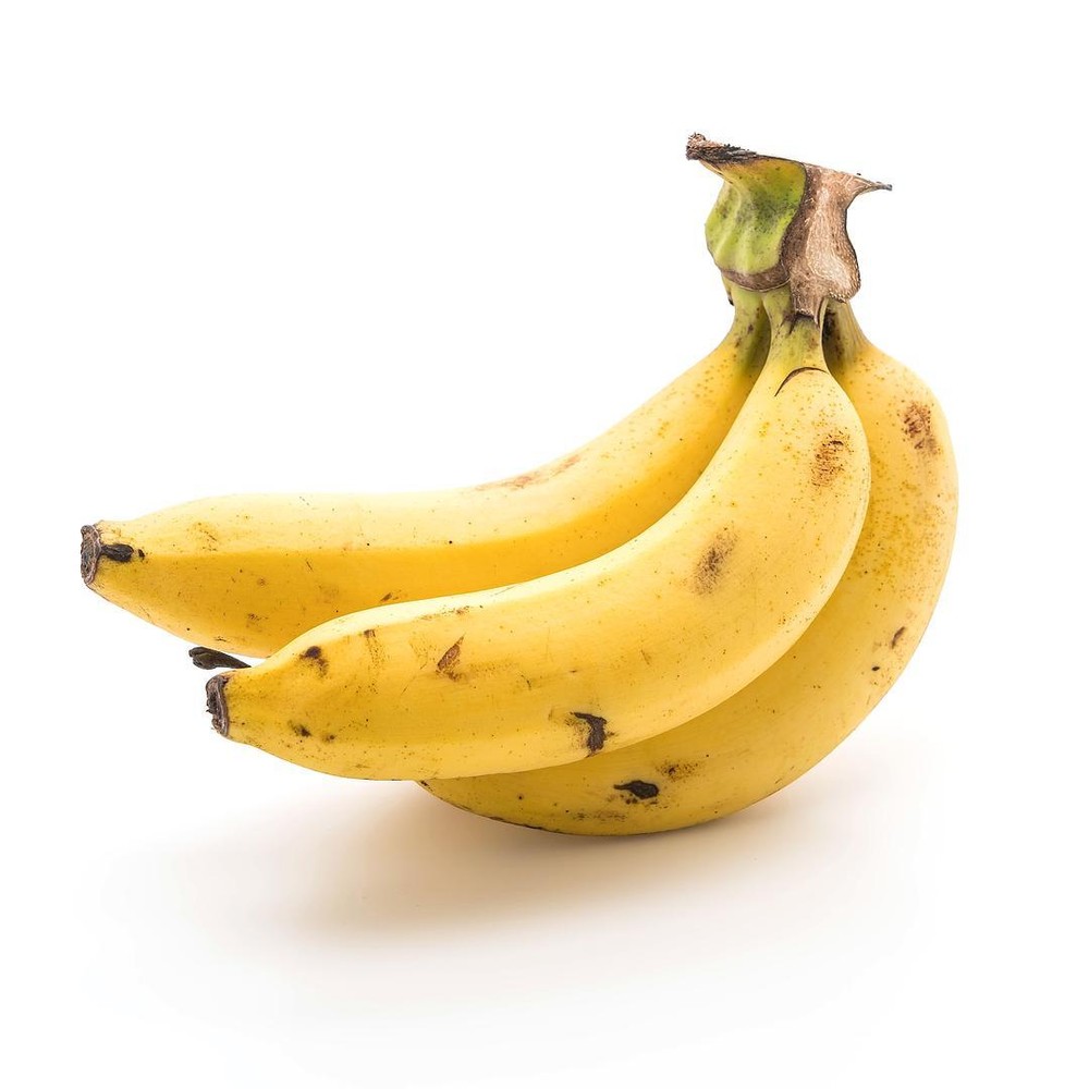 FRESH BANANAS FRUIT