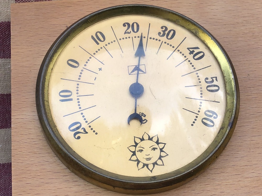 Soviet tabletop Barometer-Hygrometer atmospheric pressur USSR