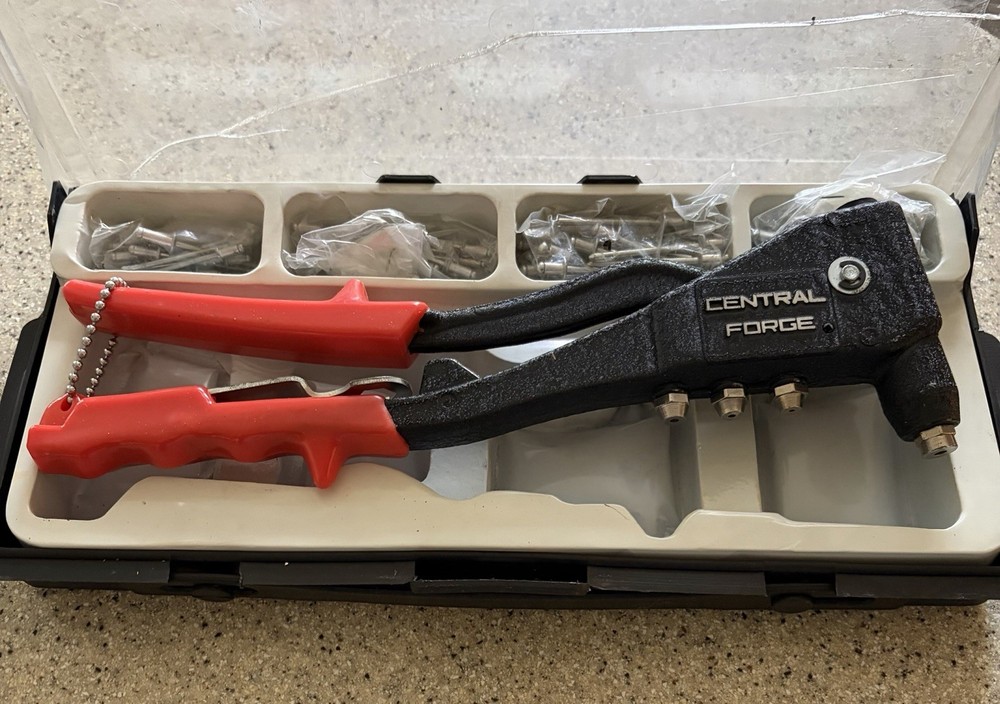 Central Forge Model 910 Hand Riveter Kit