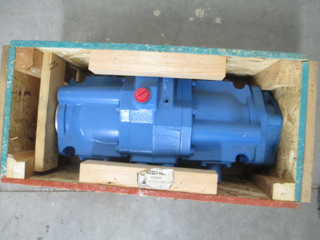Gehl Tandem Pump (129645)