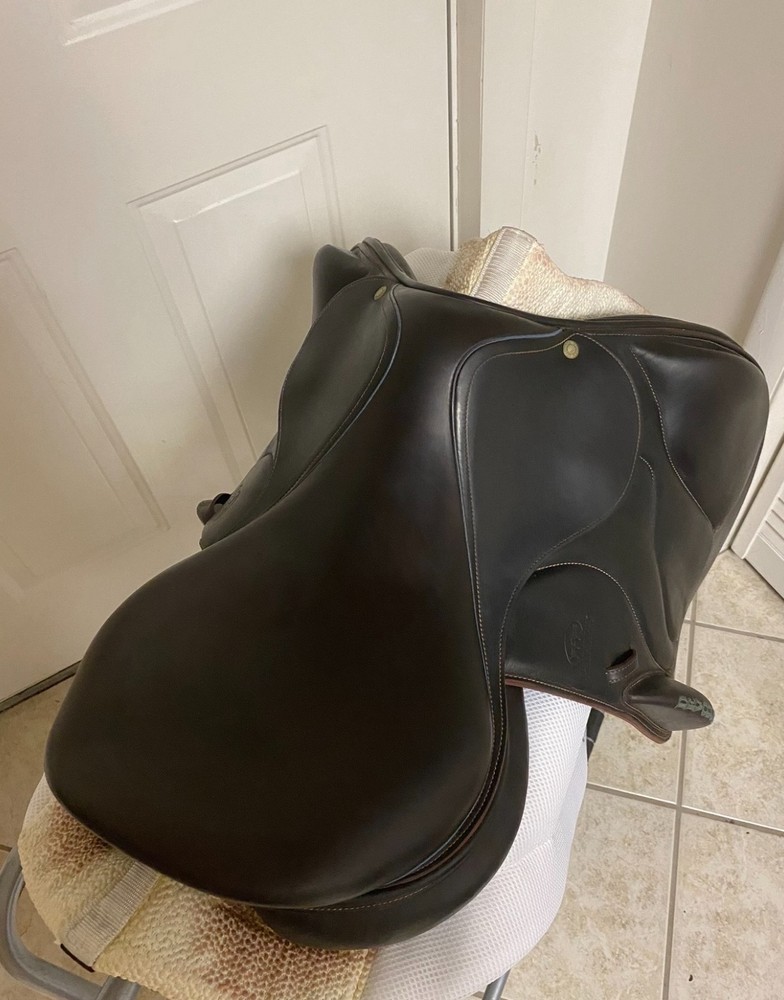 17" Devocoux Chiberta Monoflap Saddle