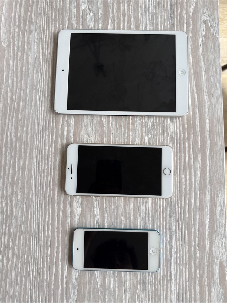 Old Apple Products (IPad, IPhone, iPod)