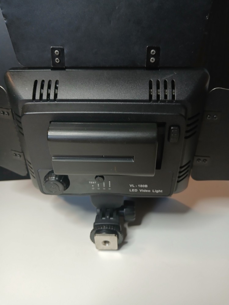 2 LED Light Panel VL-180B continuous Light with AC Input and Battery Charger