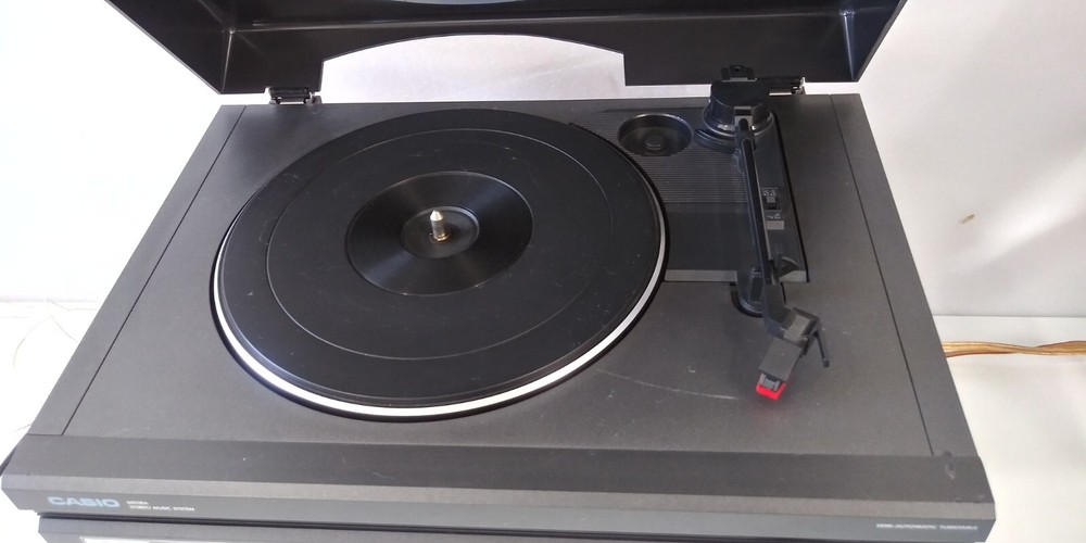 Casio Stereo Music System Record And Tape Player Missing speakers, Works