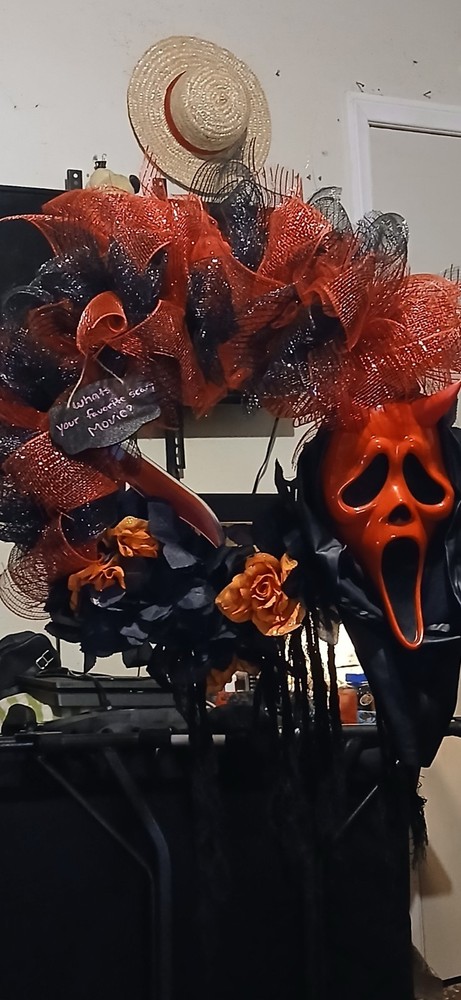 Red GHOSTFACE WREATH FOR Hallloween