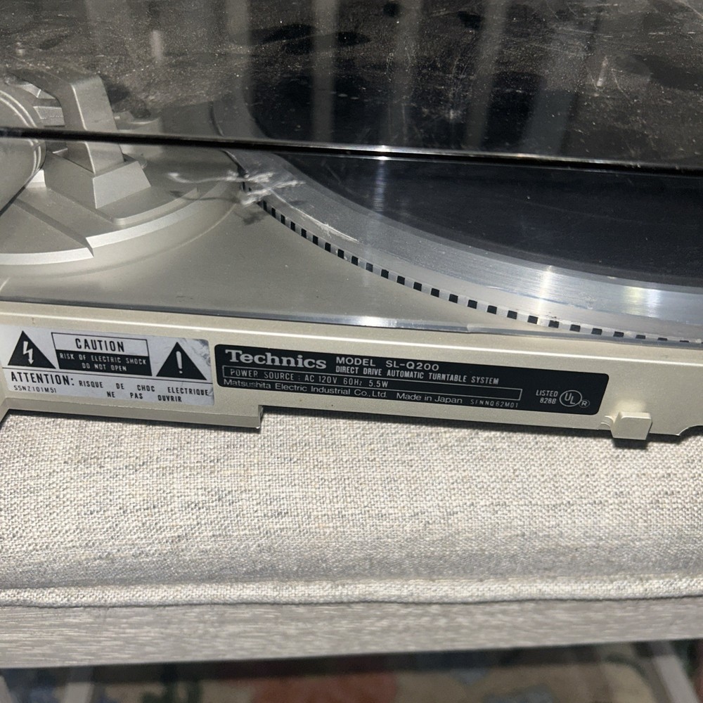 Technics Quartz Direct Drive Automatic Turntable SL-Q200