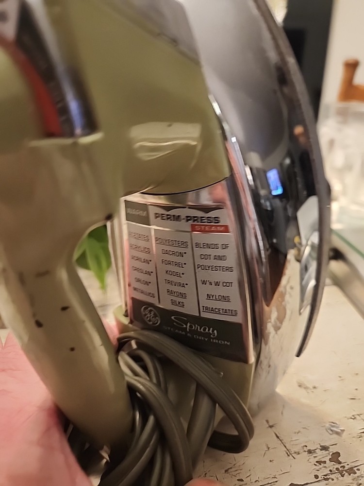 GE H4f95av Steam Iron Working