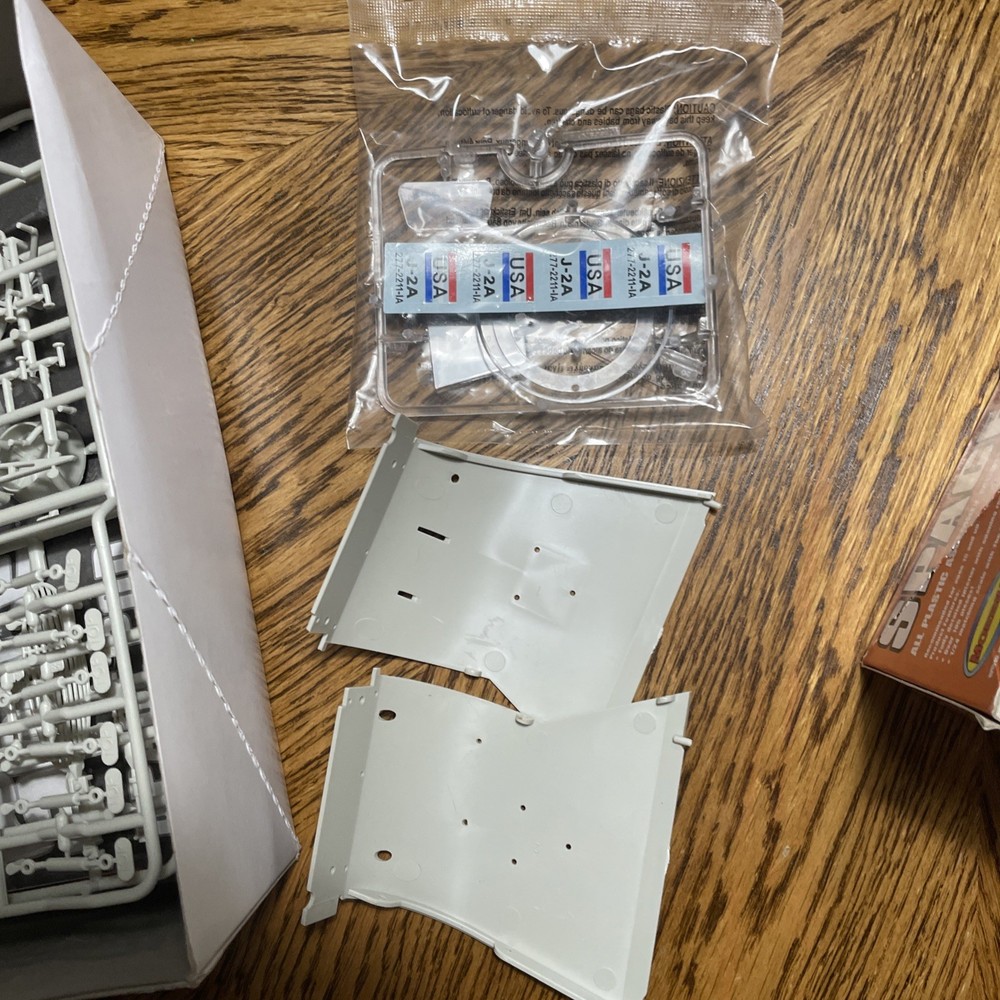 Space Pod - Lost In Space - Moebius Assembly Started Plastic Kit#901