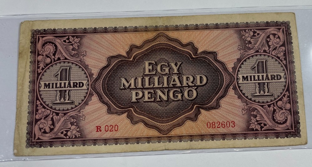 Hungary 1946 Egy Milliard Pengo (#706) Decent note.