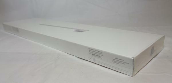 Apple A1243 USB Wired Keyboard with Numeric Pad - Hungarian (MB110MG/B)