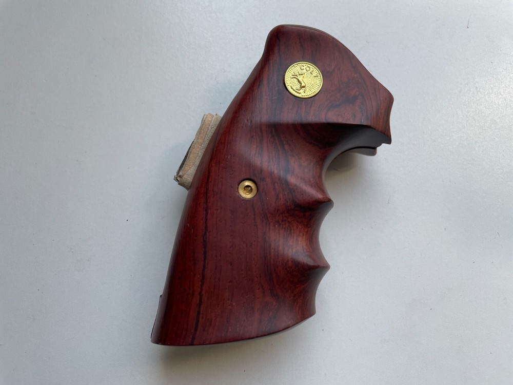 Smooth Wood Decorative Grips For Colt Python grip, opened grips