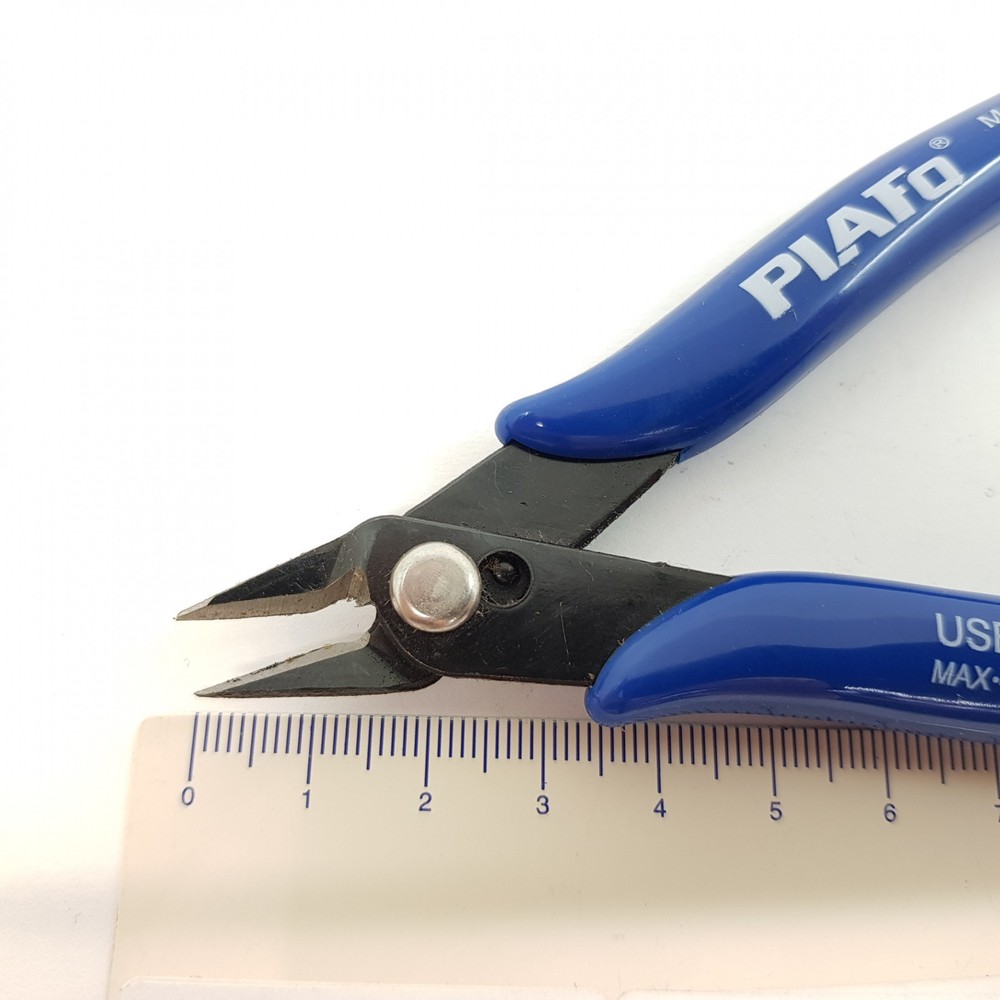 1 X MINI CUTTING PLIERS. MAX 1 mm. CB6