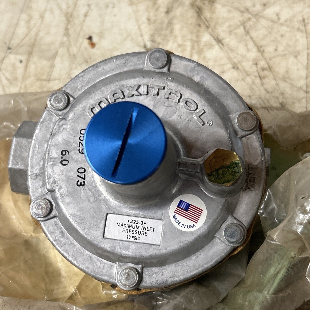 NEW IN PKG GRAINGER GAS PRESSURE REGULATOR 4E224 (184-2)