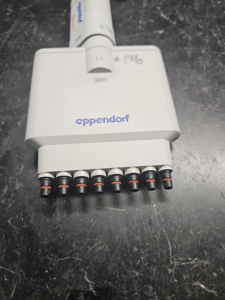 Eppendorf RESEARCH 8-channel pipette 300