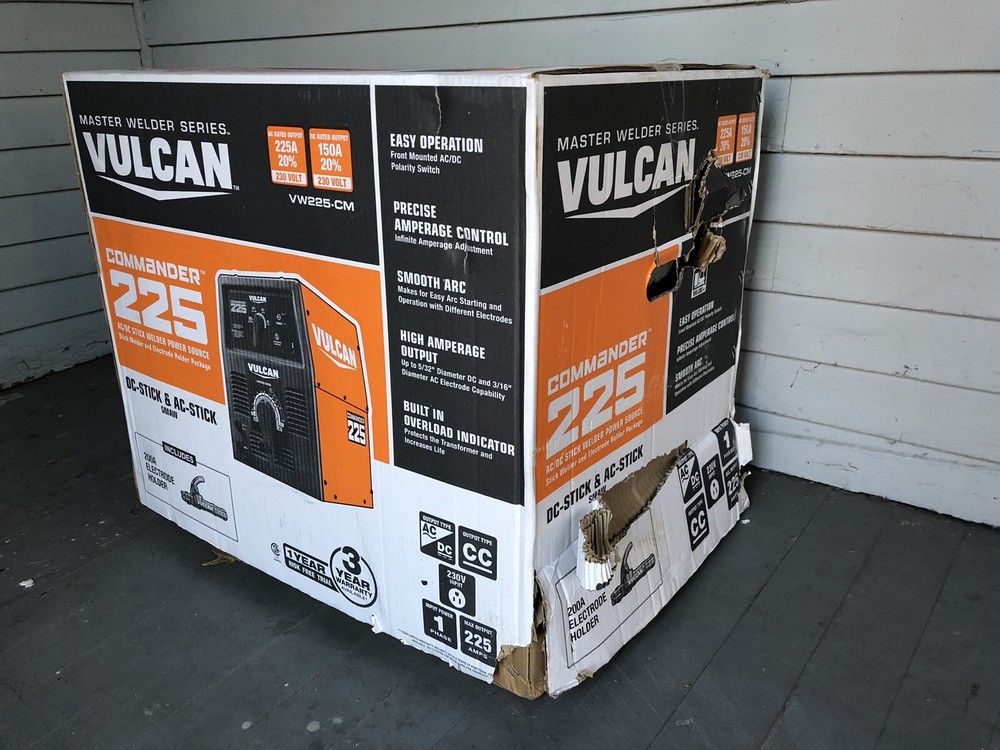 Commander Stick Welder 225A AC / 150A DC, 230 Volt Input Lightweight PICKUP ONLY