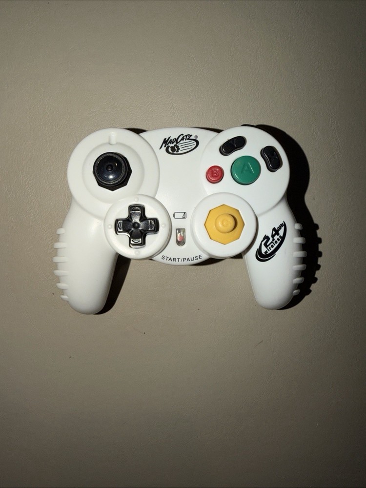 Mad Catz Wireless GameCube Controller White + Dongle