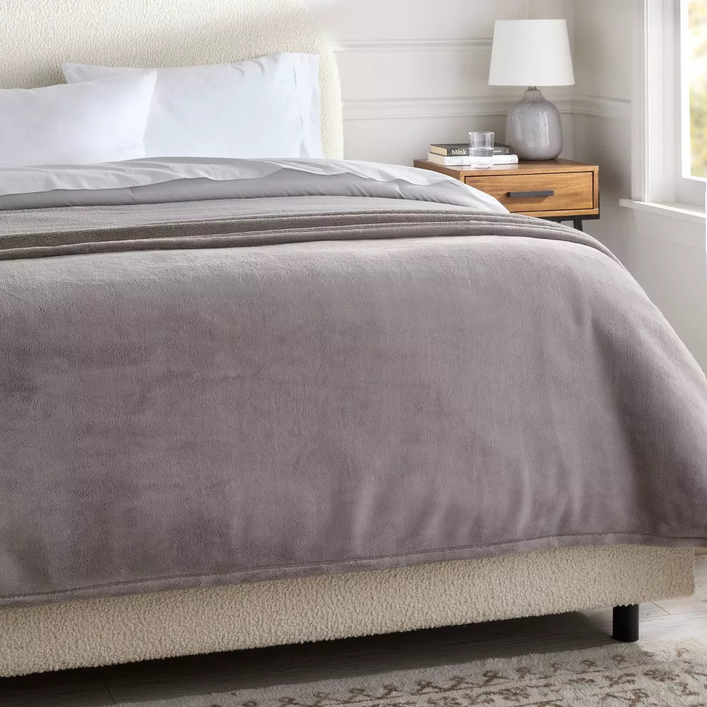 Full/Queen Ultra Plush Blanket Gray - Threshold