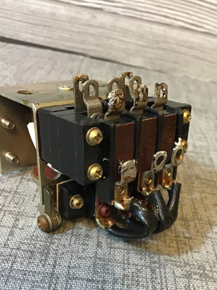 Used 33BQA6F Phillips Advance Control Co. relays solenoids