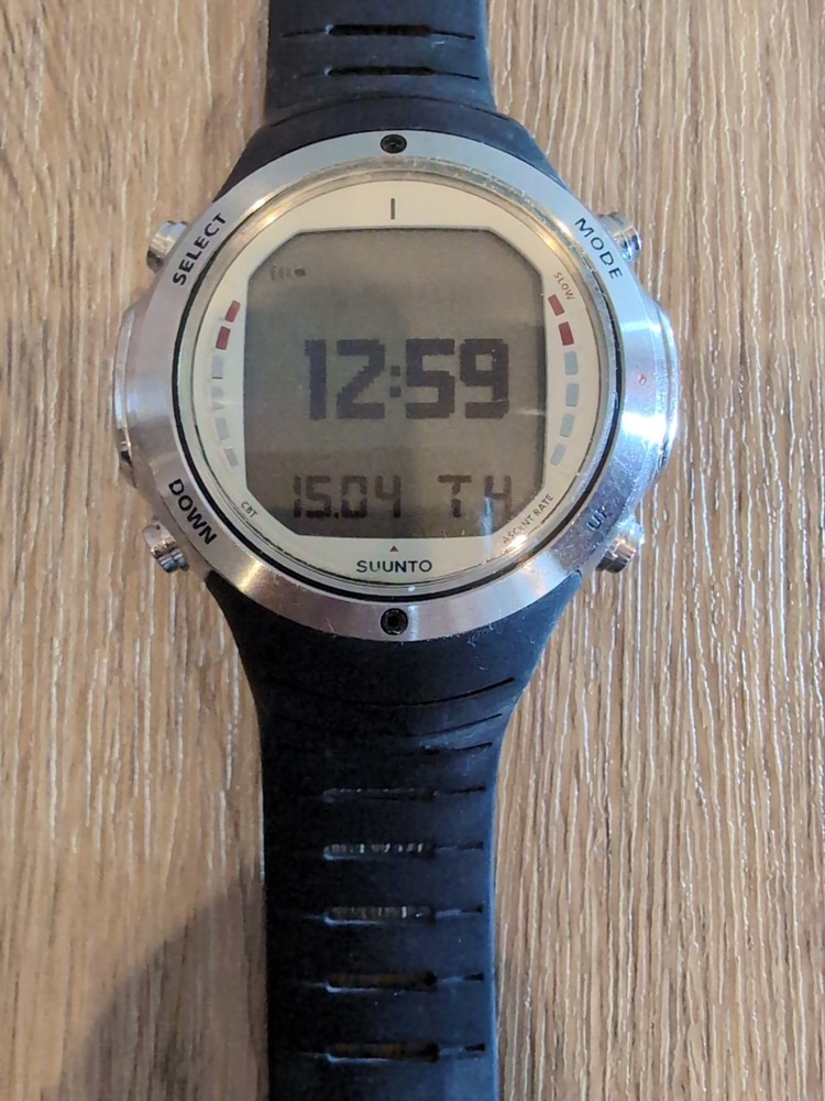 Suunto D6 Dive Computer with USB cable