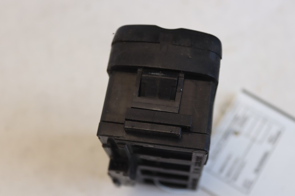 2008-2017 FREIGHTLINER CASCADIA 125 DASH SWITCH EXPANSION BRACKET SUPPORT OEM