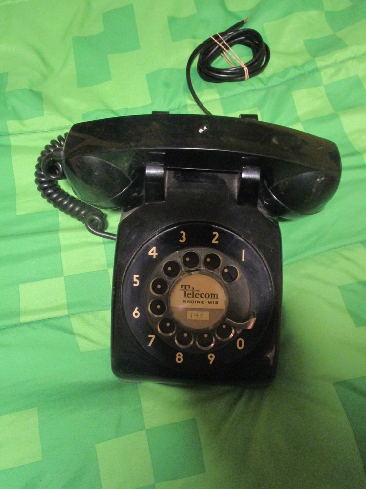 Black Rotary Telephone (A)