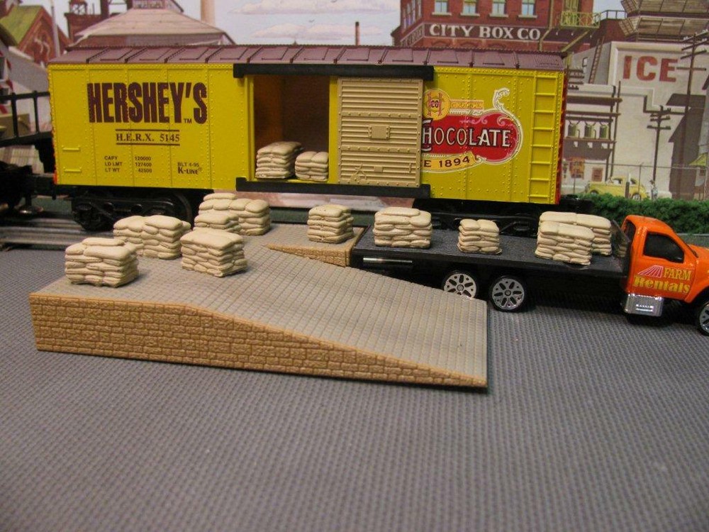 O/O27 Scale Feed / Grain Sacks - Scenery Accessories