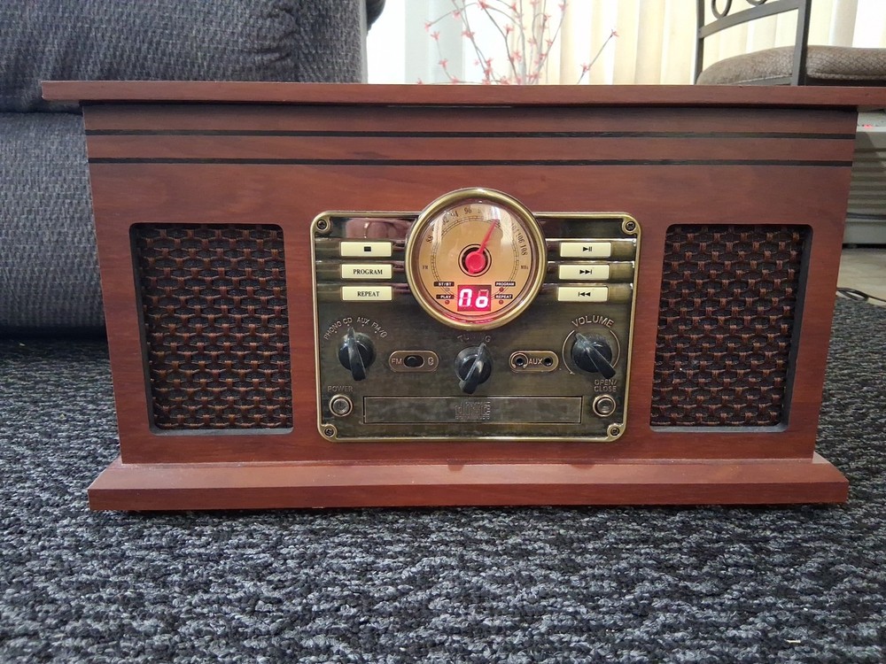 Interactive Technologies Record Player, Compact Disc, Radio and Cassette Player