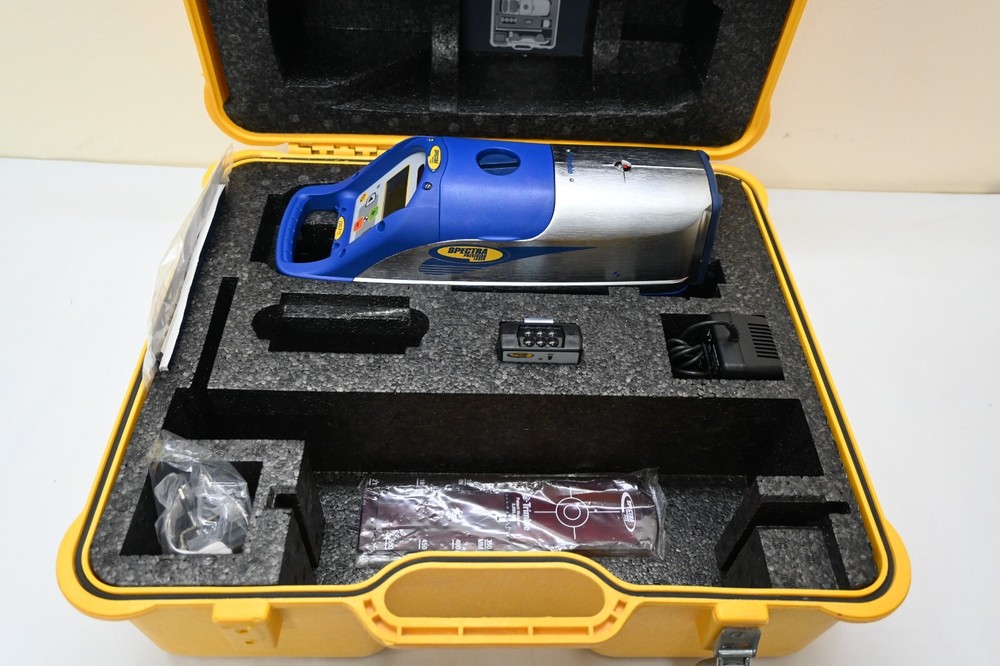 Spectra Trimble DG711 Precision Pipe Laser Kit