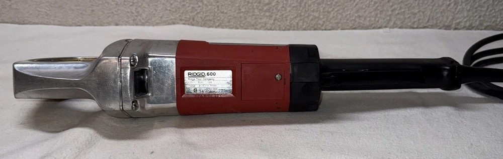 Ridgid 600 Pipe Threader: w/ Case