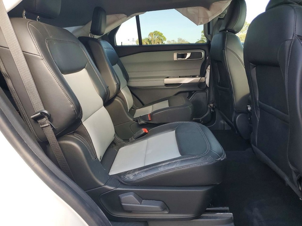 EXPLORER 2022 Glove Box 5001795