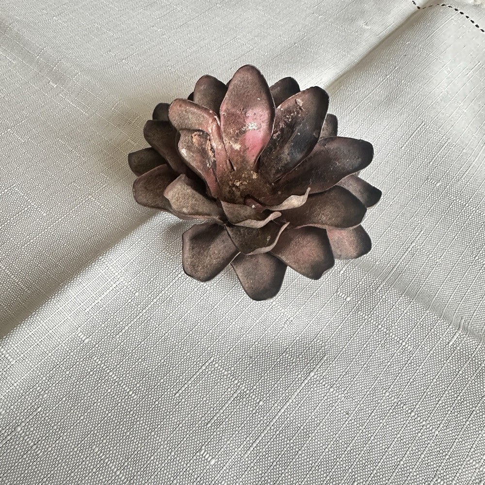 Vintage Rustic Metal Flower Decor