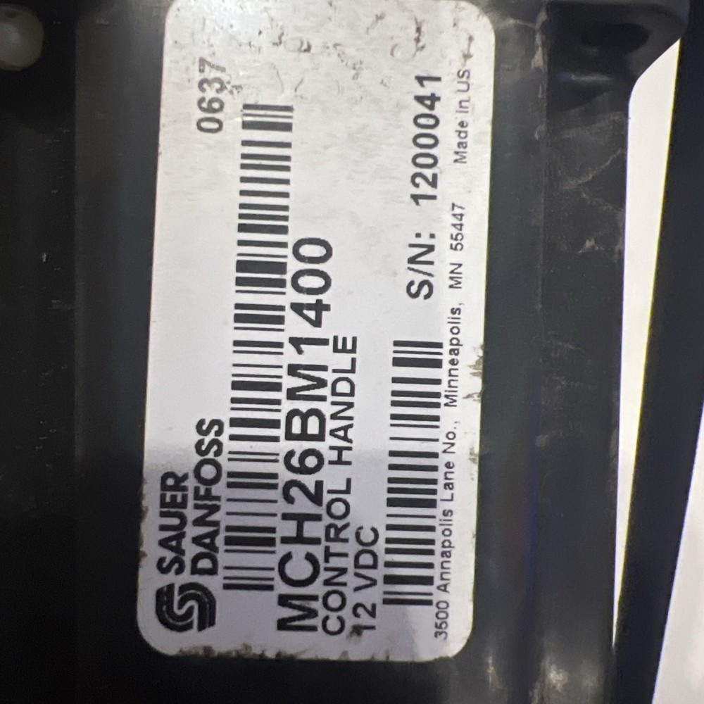 Sauer Danfoss Control Handle MCH26BM1400, Pre Owned.