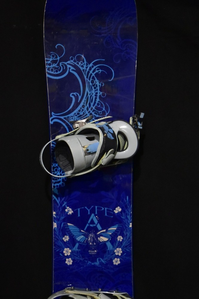 TYPE A SNOWBOARD SIZE 150 CM WITH MEDIUM BINDINGS