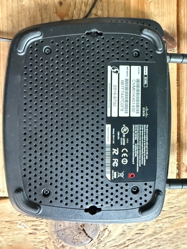 CISCO LINKSYS E2100L Advanced Wireless-N Router