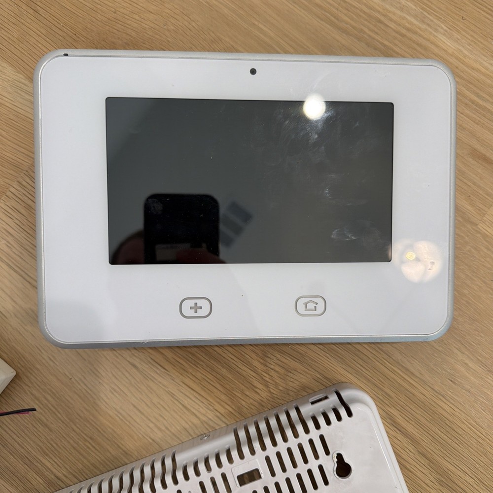 Vivint Master Control Panel Model V-MP2-345 CP01