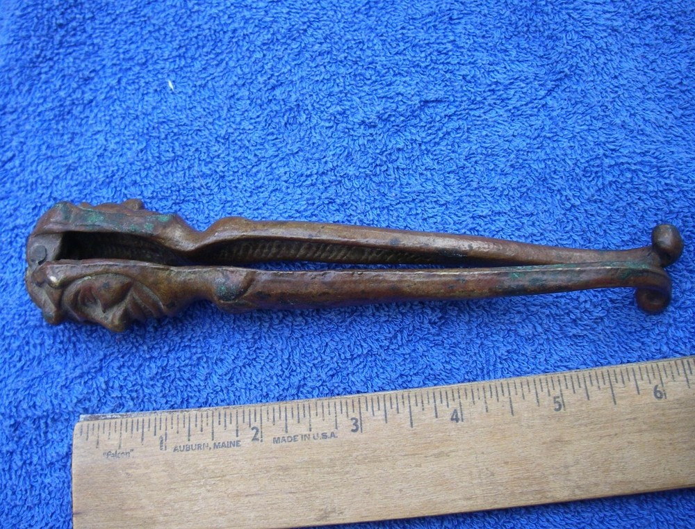 UNUSUAL Bronze JESTER Form NUTCRACKER-Hinged Top-NR