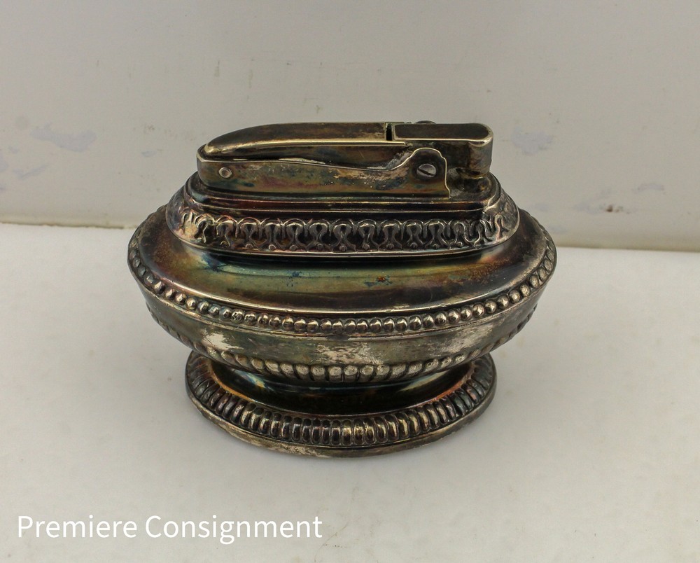 Vintage Ronson Queen Anne table top lighter
