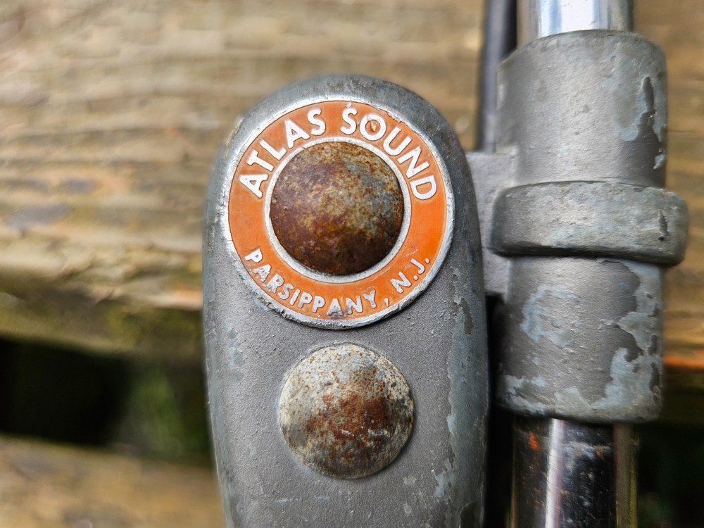 RCA MI-6206-E Microphone w/ Atlas Stand