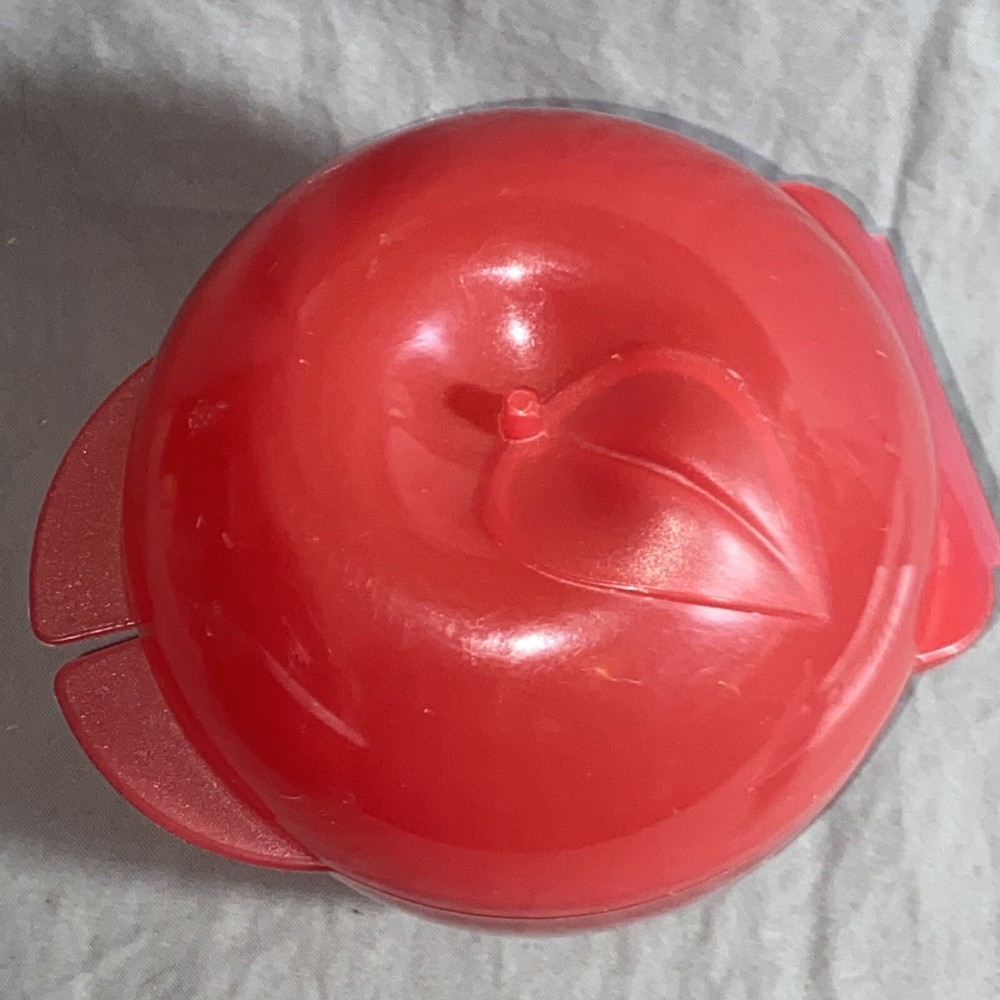 Tupperware Fruit Apple Keeper