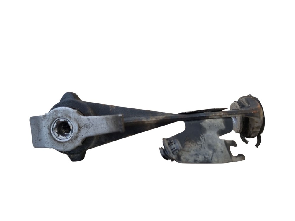 VAUXHALL VIVARO B Left front subframe support bracket Mk2 (X82) 93858867 14-19