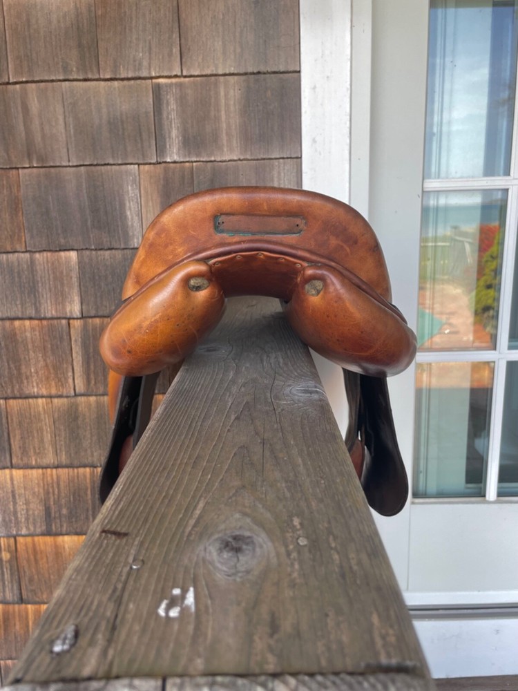 BEVAL SADDLE - 16.5” - MEDIUM TREE - TREE AND LEATHER IN PERFECT CONDITION!