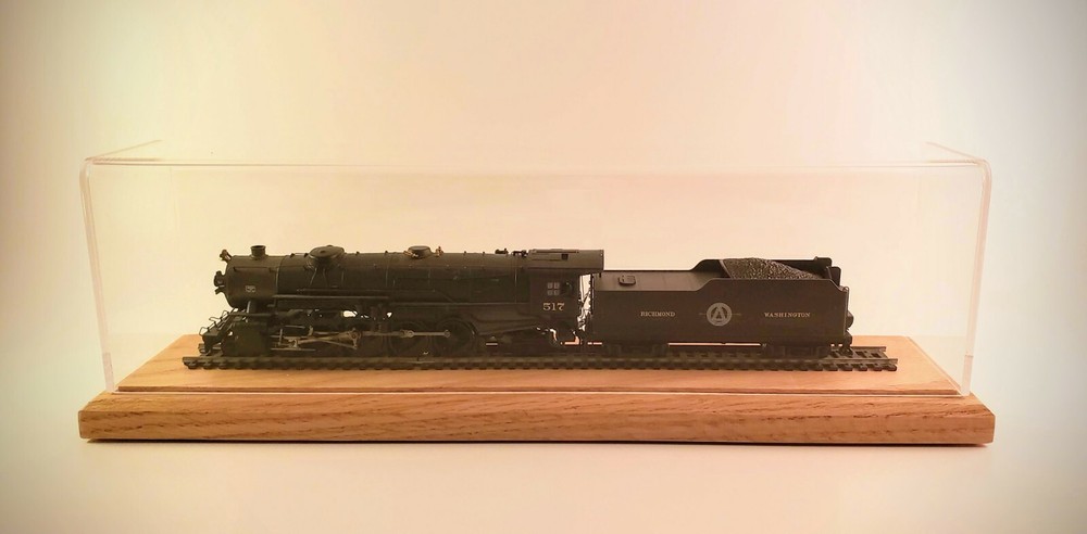 36" O Scale Model Train Display Case, Oak Base