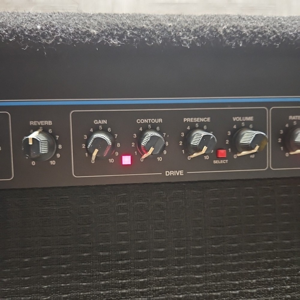 Fender M-80 Chorus Solid State Guitar Amplifier Combo Amp