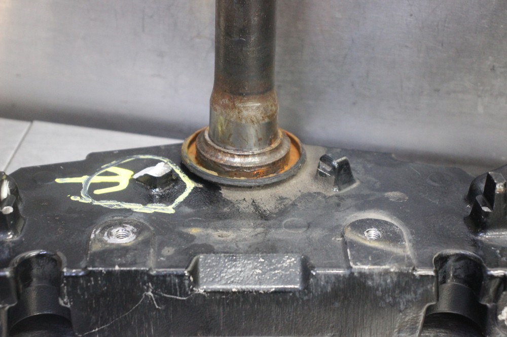 2006 Suzuki Boulevard C90 Lower Triple Tree Clamp