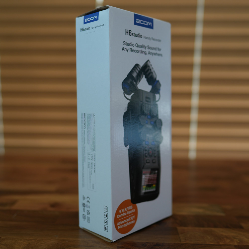 ZOOM H6studio Handheld Recorder Black High-Resolution 6-Channel Inputs