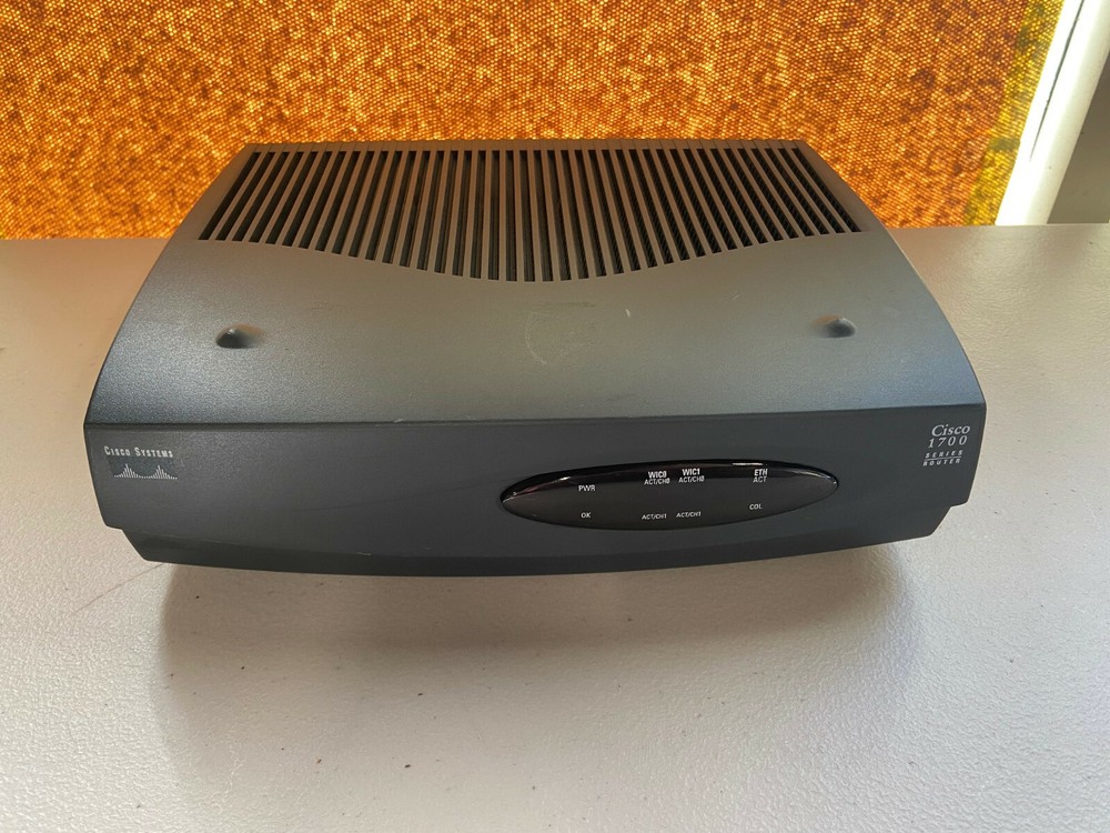 Cisco 1721 Modular Access Router