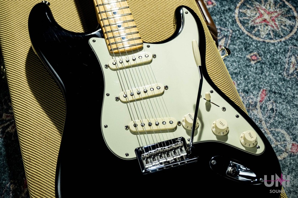 Fender AMERICAN PROFESSIONAL STRATOCASTER / 2016